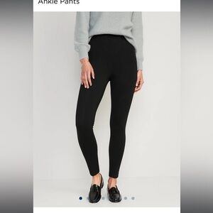 Extra High-Waisted Stevie Skinny Ankle Pants in black
